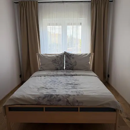 Londyn Apartment